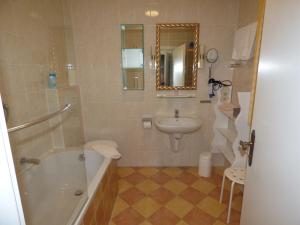 Hôtel Hotel Engelhof Heinrich-Vogl-Strasse 9 82327 Tutzing Bavière