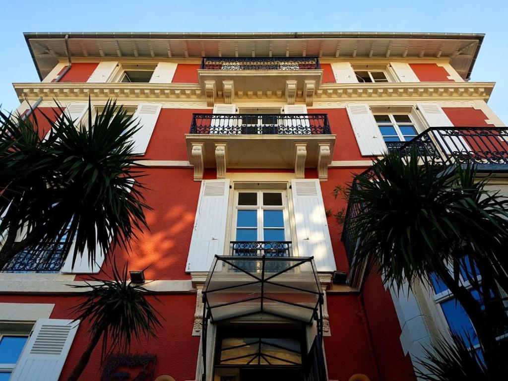 Hôtel Hôtel & Espace Bien-être La Maison du Lierre 3 avenue du Jardin Public 64200 Biarritz