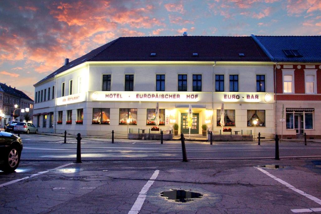 Hotel Europäischer Hof Denkmalsplatz 1, 04910 Elsterwerda