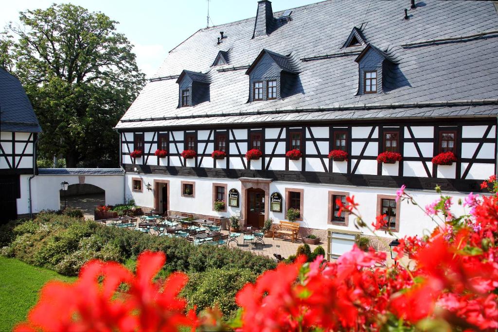 Hotel Folklorehof Pleißaer Straße 18, 09224 Chemnitz