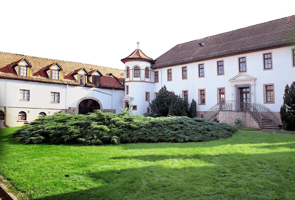 Hotel Fröbelhof Heinrich-Mann-Str. 34, 36448 Bad Liebenstein