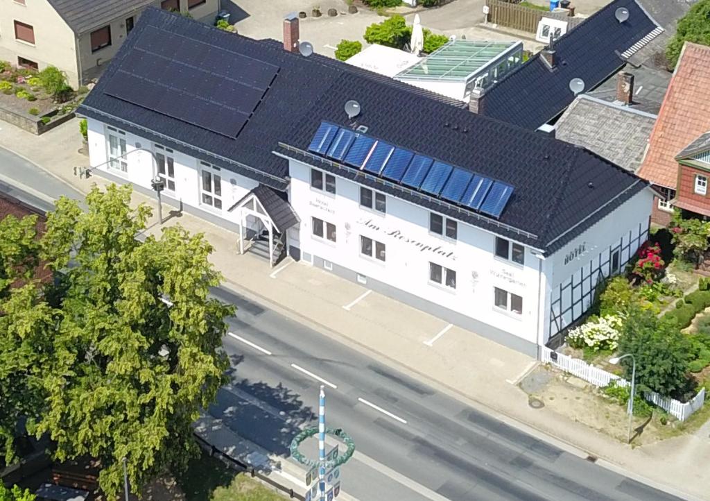 Hotel Garni - Am Rosenplatz,24 Stunden Check in, kostenfreie Parkplätze Vorsfelder Strasse 9, 38471 Brechtorf