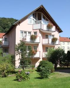 Hôtel Hotel-Garni Elbgarten Bad Schandau Dresdner Straße 9 01814 Bad Schandau Saxe