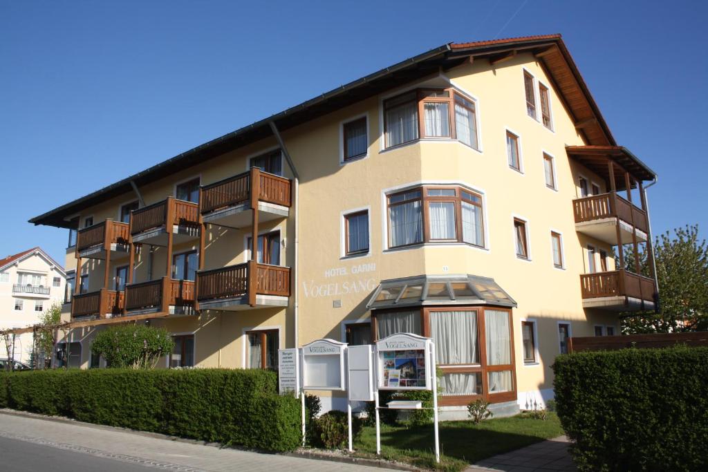 Hotel garni Vogelsang Ludwig-Thoma-Weg 13, 94072  Bad Füssing