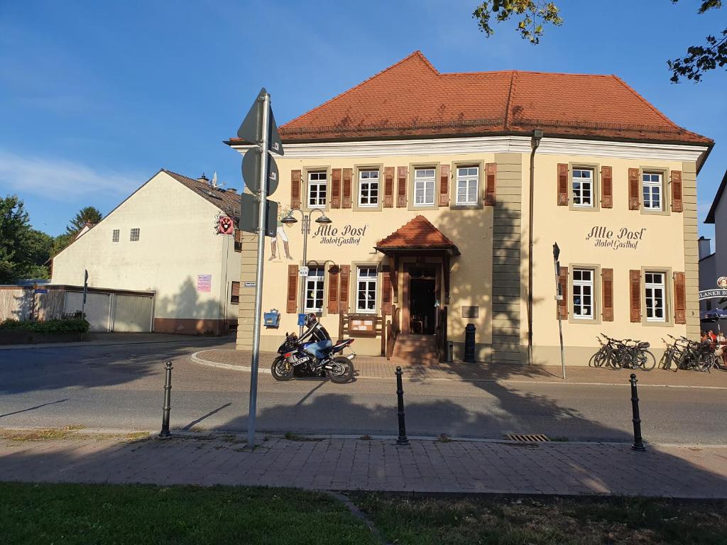 Hotel Gasthof Alte Post Hauptstraße 3, 68794 Rheinhausen