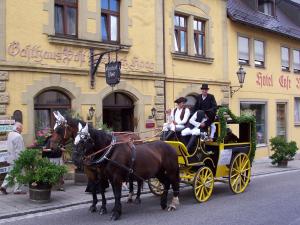 Hôtel Hotel-Gasthof Die Post Brennerei Frankenhöhe Rothenburger Str. 1 91583 Schillingsfürst Bavière