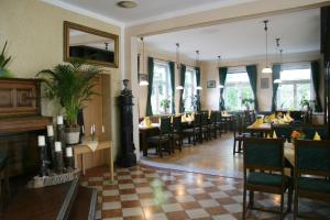 Hôtel Hotel-Gasthof Eberherr Ebersberger Str. 9 - 9 b 85661 Forstinning Bavière
