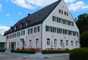 Hôtel Hotel-Gasthof-Kohlmeier Obere Dorfstraße 36-38  85402  Kranzberg Bavière