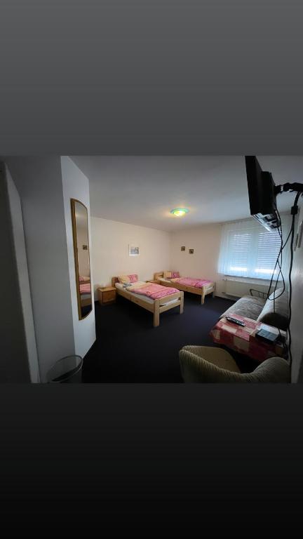 Hotel / Gaststätte Jonen‘s Eck Römerstraße 2, 52382 Niederzier