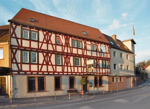 Hôtel Hotel Goldener Karpfen Löherstrasse 20 63739 Aschaffenbourg