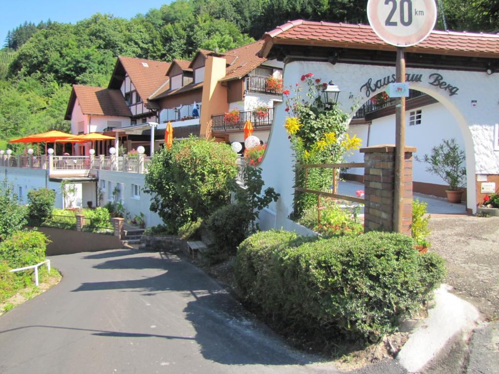Hotel Haus am Berg Am Rebhof 5, 77704 Oberkirch