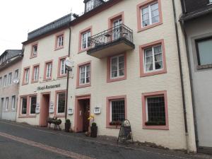 Hôtel Hotel Haus Irsfeld Hauptstrasse 30 54649 Waxweiler Rhénanie-Palatinat