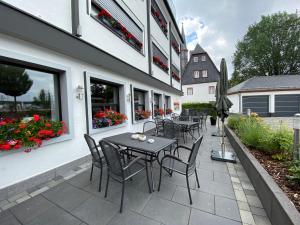 Hôtel Hotel Hessischer Hof Weiseler Strasse 43 35510 Butzbach Hesse