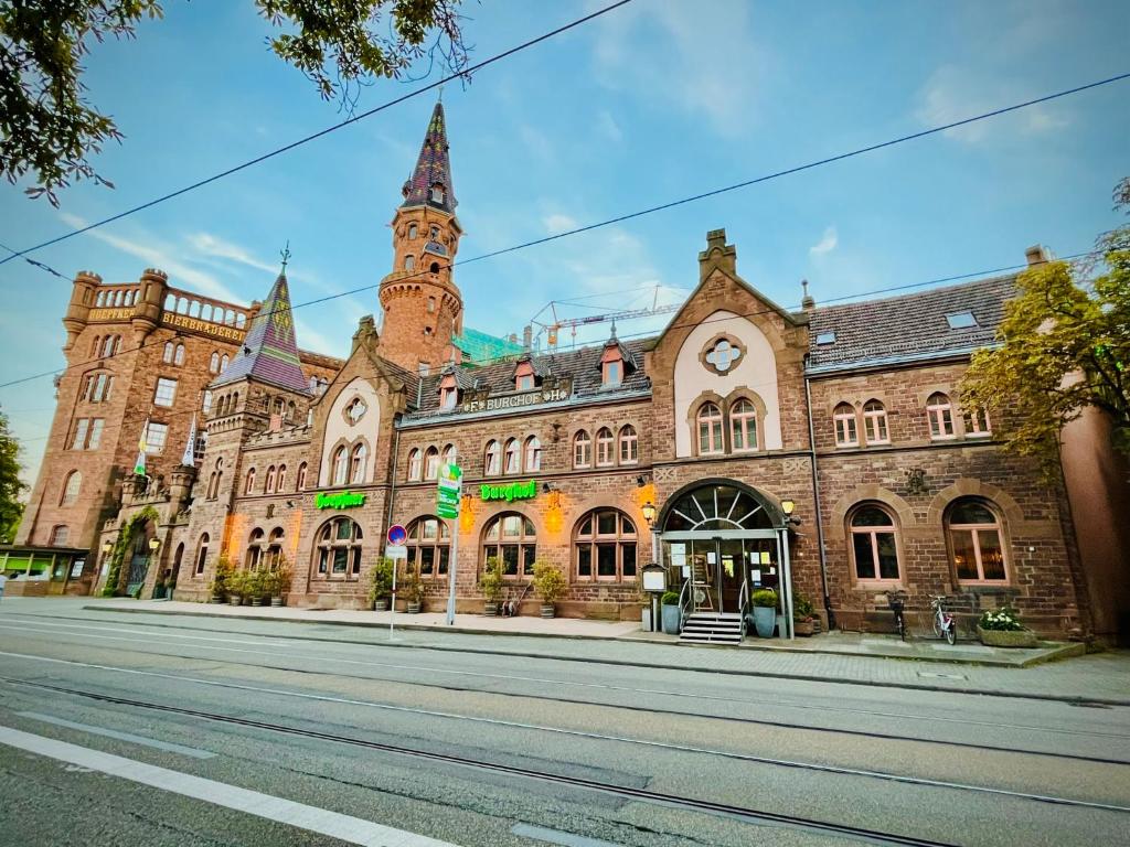 Hôtel Hotel Hoepfner Burghof Haid-und-Neu-Straße 18 76131 Karlsruhe