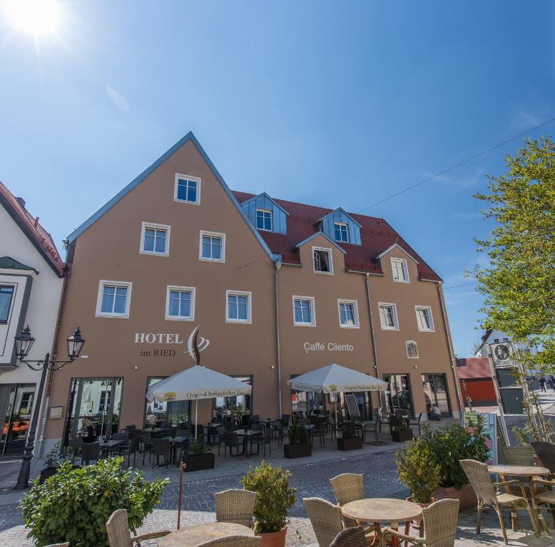 Hôtel Hotel im Ried Hindenburgstrasse 30-32 86609 Donauwörth