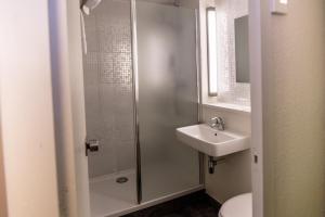 Hotel inn Design Laval ex Campanile