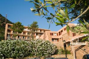 Hôtel Hotel Kalliste Place De La Marine 20150 Porto Ota Corse