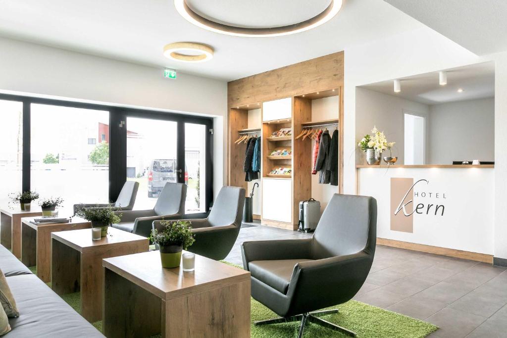 Hotel Kern garni 3 Johannes-Majer-Straße, 72141 Walddorf