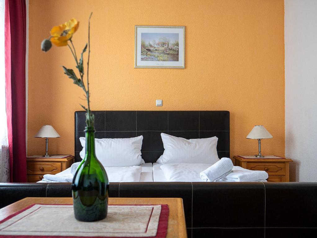Hotel Klein-Eilsen Eilser Straße 1, 31711 Luhden