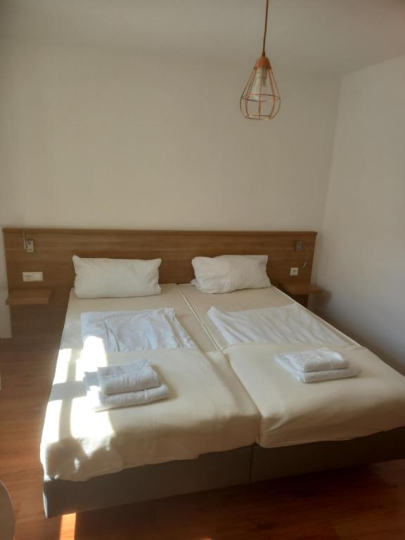 Hotel Krone Bad Cannstatt Zieglergasse 24, 70372 Stuttgart