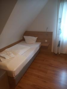 Hôtel Hotel Krone Bad Cannstatt Zieglergasse 24 70372 Stuttgart Bade-Wurtemberg