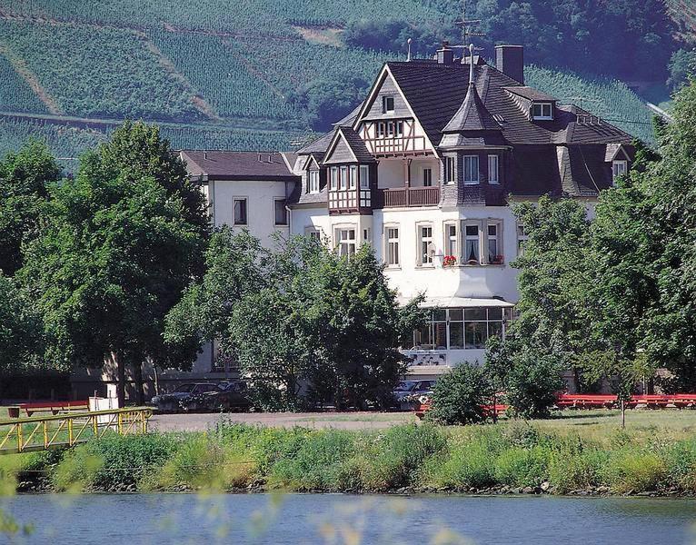 Hôtel Hotel Krone Riesling Moselpromenade 9 54349 Trittenheim