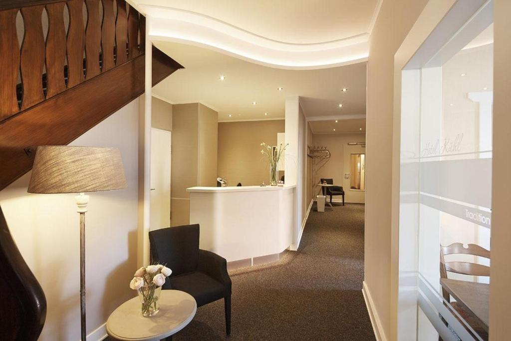 Hôtel Hotel Kühl Segeberger Str. 74 24539 Neumünster