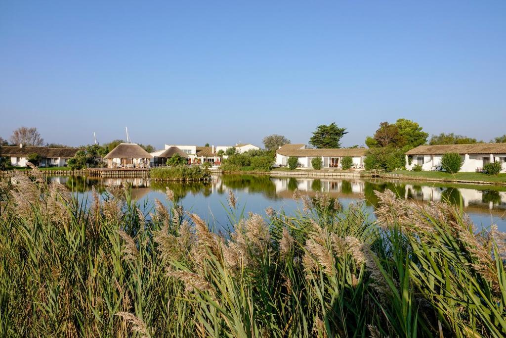 Hôtel L' Estelle en Camargue Route du Petit-Rhone ( D38 ), Lieu dit Dromar, 13460 Les Saintes-Maries-de-la-Mer