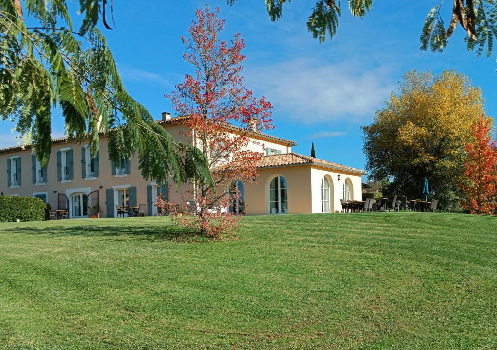 Hôtel Hôtel La Bastide d'Iris 280 Route de Barjac 07150 Vagnas