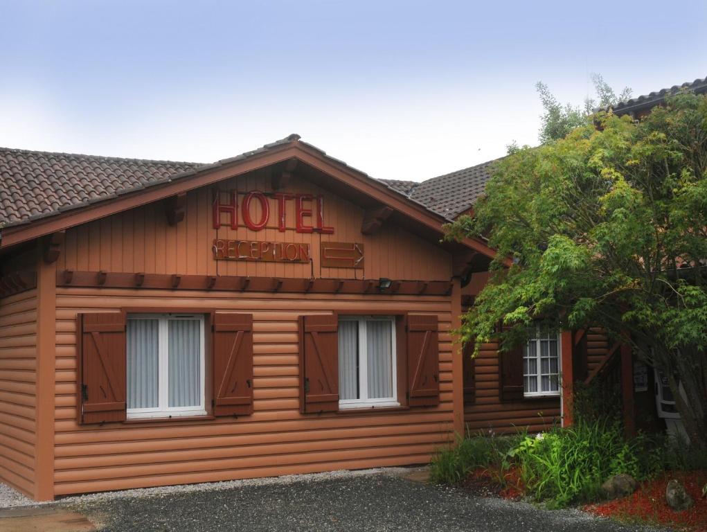 Hôtel Hotel La Cabane 42 Route De Bordeaux 33830 Belin-Beliet
