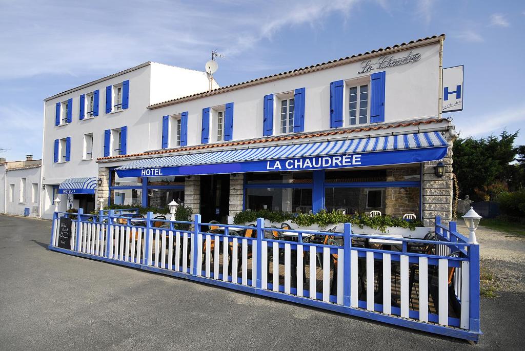 Hôtel Hotel La Chaudrée 7 Place Pasteur 17840 La Brée-les-Bains