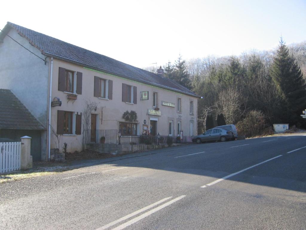 Hotel La Croix des Bois Lieu-dit La Croix des Bois, 03450 Lalizolle
