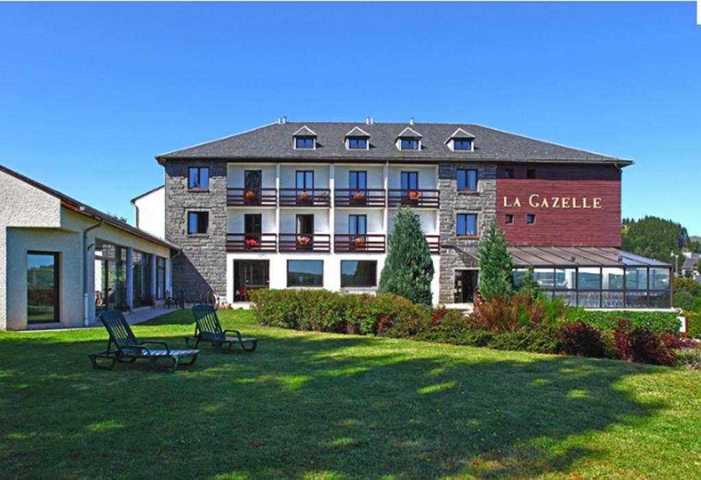 Hôtel Hotel La Gazelle 1 chemin d'Olpilière 63610 Besse-et-Saint-Anastaise