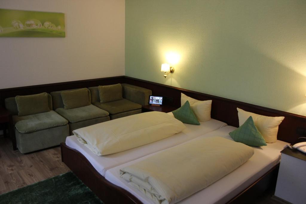 Hotel Lamm Silcherstraße 75, 71384 Weinstadt