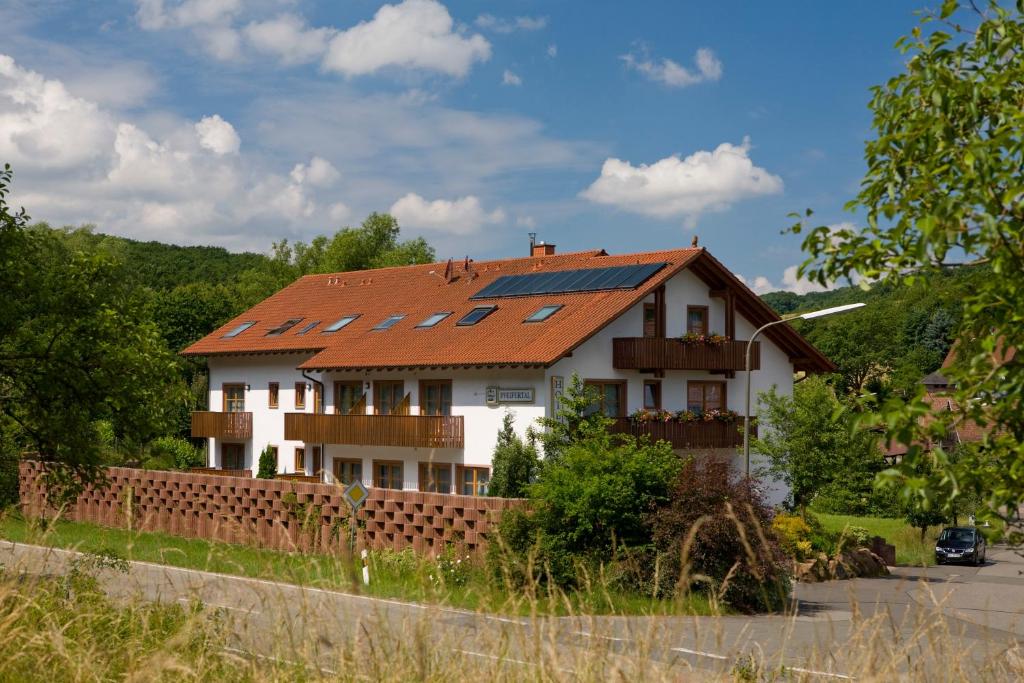 Hotel & Landgasthaus Pfeifertal Untere Pfeifermühle, 67685 Eulenbis