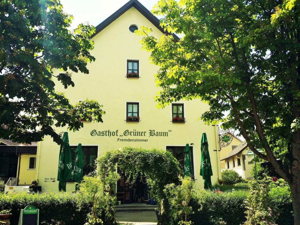 Hôtel Hotel-Landgasthof Grüner Baum - Dittigheim Rathausplatz 5 97941 Tauberbischofsheim