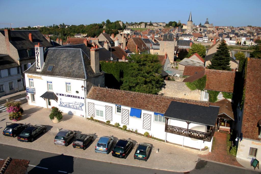 Hôtel Hotel Le Bon Laboureur 1 Quai Romain Mollot 58400 La Charité-sur-Loire