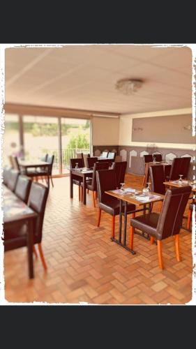 Hôtel le Bretagne et Restaurant Le Papillon
