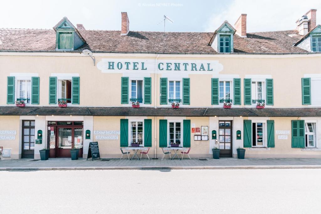 Hotel Le Central 4 Rue Du Onze Novembre, 23600 Boussac