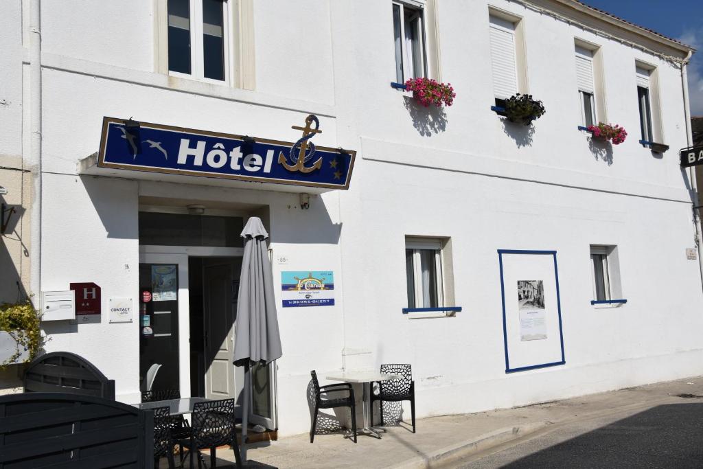 Hôtel Hotel Le Coureau 88 rue de la république 17370 Saint-Trojan-les-Bains