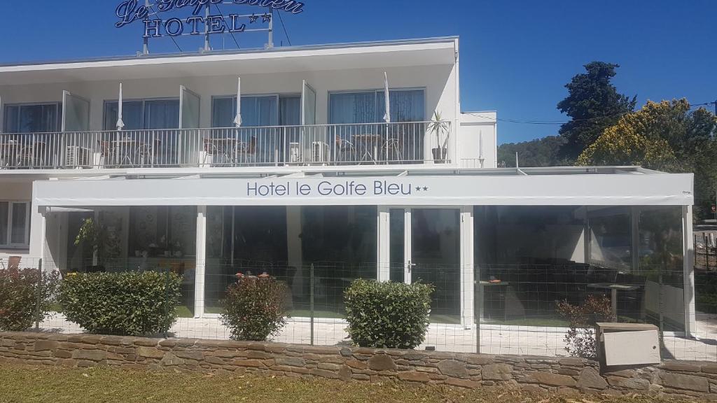 Hôtel Hotel Le Golfe Bleu 799 avenue de Saint Raphael 83240 Cavalaire-sur-Mer