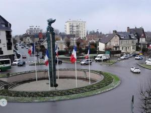 Hôtel Hôtel Le Hussard 20, place du Général de Gaulle 61000 Alençon Normandie