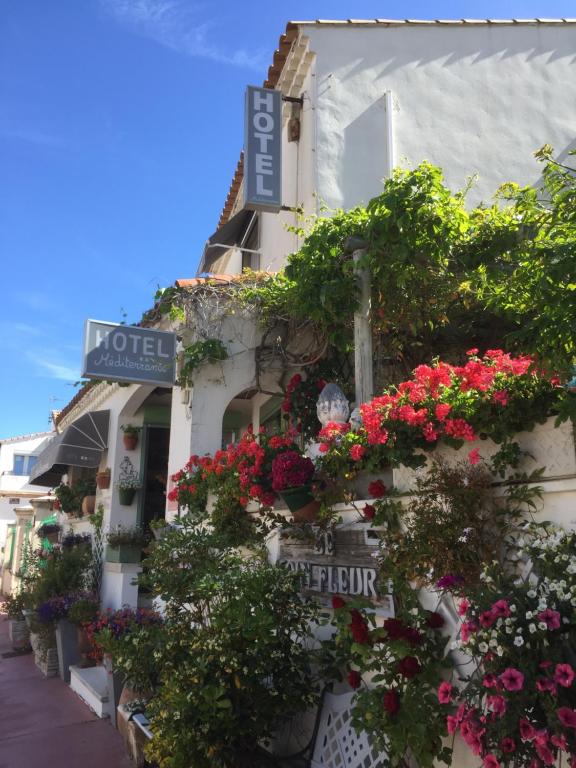 Hôtel Hotel Le Méditérranée 4 Rue Frédéric Mistral 13460 Les Saintes-Maries-de-la-Mer