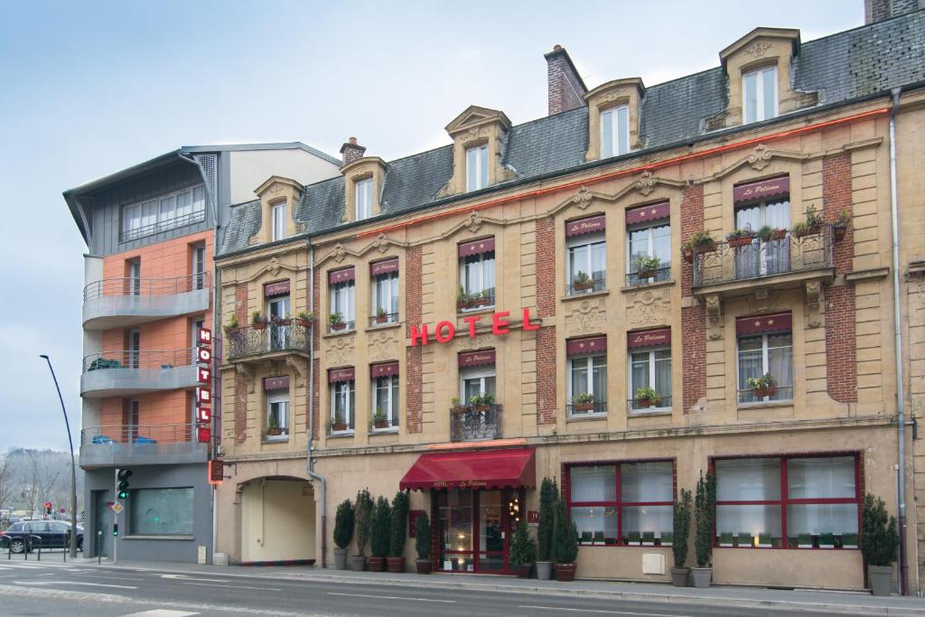 Hotel Le Pelican 42 avenue Marechal Leclerc, 08000 Charleville-Mézières
