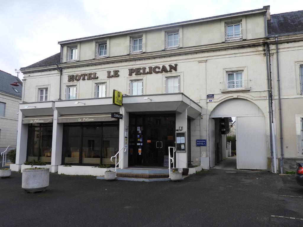 hotel le pelican 8 Place du Pélican, 49390 Vernantes