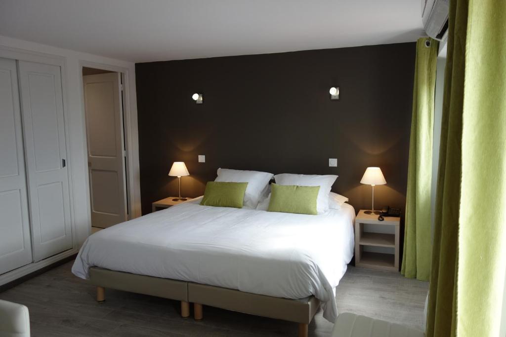 Hôtel Hotel le Préjoly Rue du Docteur Funel  BP1 06460 Saint-Vallier-de-Thiey