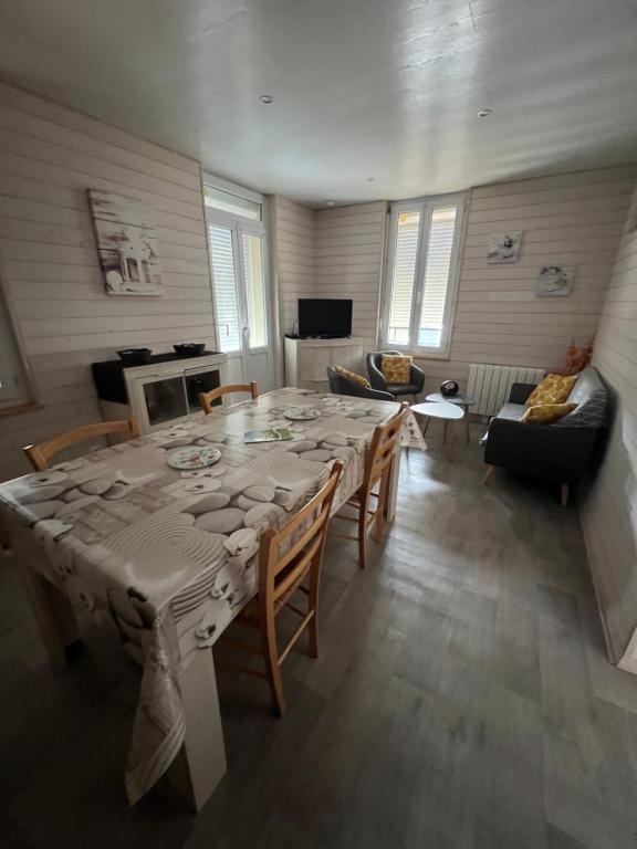 Hotel Le Rocher Blanc 48200 Albaret-Sainte-Marie