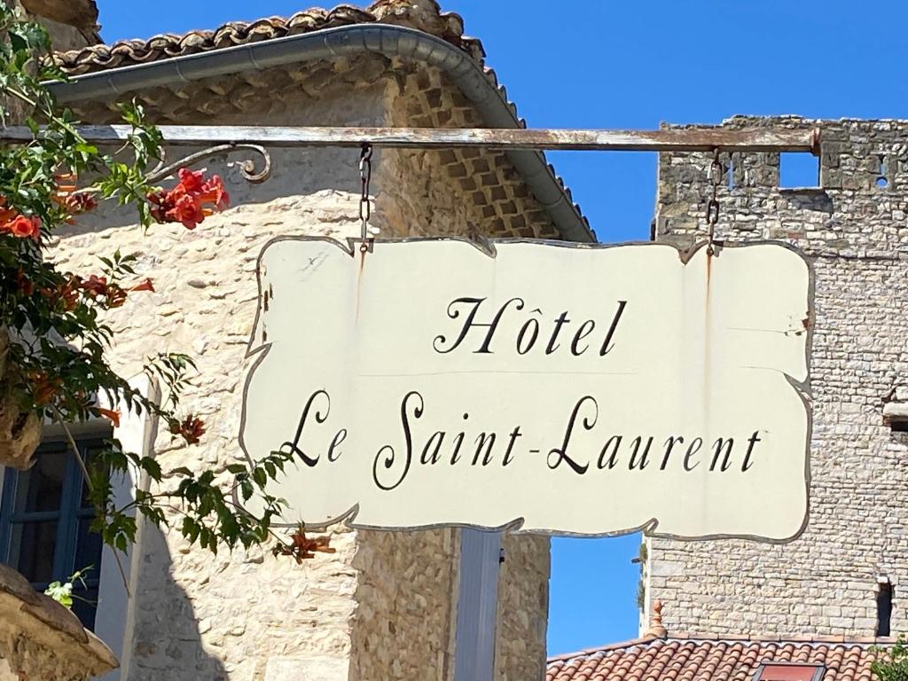 Hotel Le Saint Laurent Place de l'Arbre, 30126 Saint-Laurent-des-Arbres