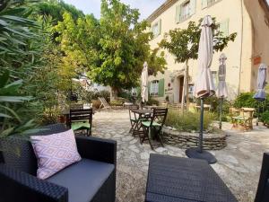 Hôtel Hôtel Le Siècle 18 Place Des Terreaux 84380 Mazan Provence-Alpes-Côte d\'Azur