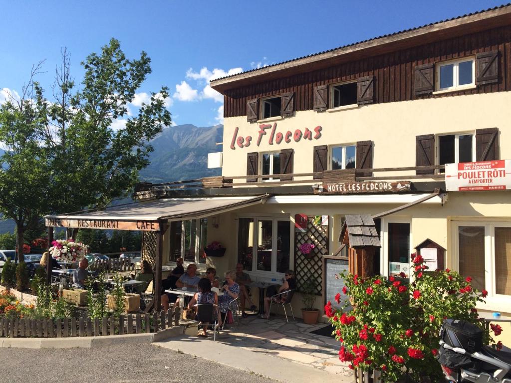 Hôtel les Flocons Place du Village, 04400 Le Sauze